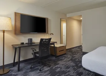 Fairfield Inn & Suites by Marriott Albany Airport hotel thumbnail 5