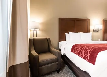 Comfort Inn & Suites Streetsboro - Kent hotel thumbnail 5