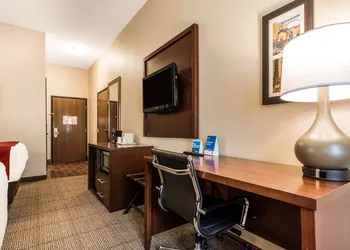 Comfort Inn & Suites Streetsboro - Kent hotel thumbnail 8