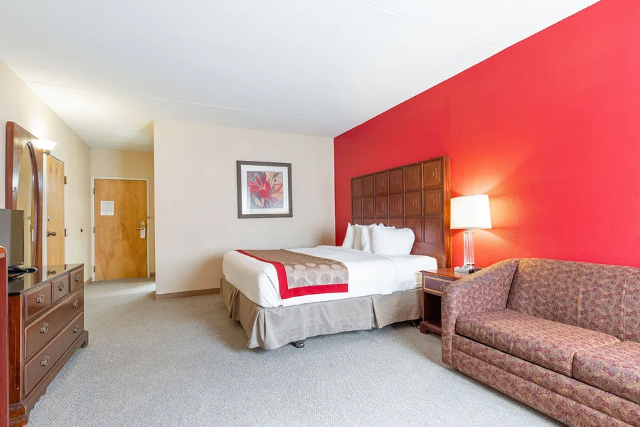 Ramada by Wyndham Columbus North hotel detail image 6
