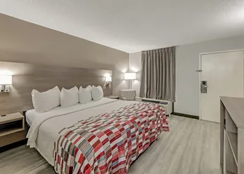 Red Roof Inn Kingsport hotel thumbnail 5
