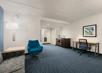 Holiday Inn Express Hotel & Suites Norfolk Airport by IHG hotel thumbnail 8
