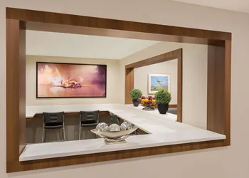 Microtel Inn & Suites by Wyndham Richmond Airport hotel thumbnail 2