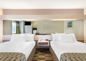 Microtel Inn & Suites by Wyndham Richmond Airport hotel thumbnail 6