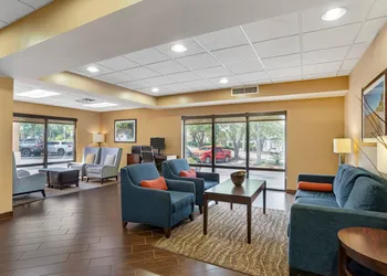 Comfort Suites Tallahassee Capitol - University Area hotel thumbnail 3