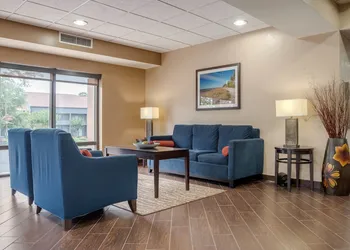 Comfort Suites Tallahassee Capitol - University Area hotel thumbnail 4