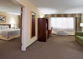 Holiday Inn Columbus Dwtn-Capitol Square by IHG hotel thumbnail 6