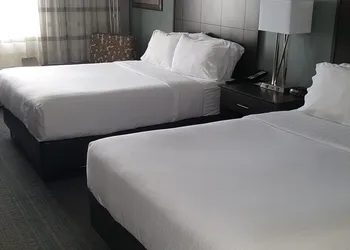 Holiday Inn Columbus Dwtn-Capitol Square by IHG hotel thumbnail 7