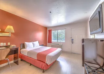 Motel 6 San Antonio, TX - Fiesta hotel thumbnail 5