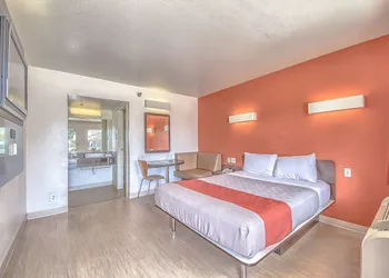 Motel 6 San Antonio, TX - Fiesta hotel thumbnail 6