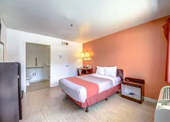 Motel 6 San Antonio, TX - Fiesta hotel thumbnail 7