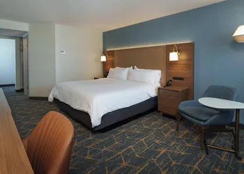 Holiday Inn Laval Montréal by IHG hotel thumbnail 8