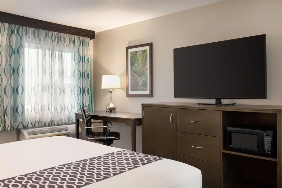 La Quinta Inn & Suites by Wyndham Peru Starved Rock St Park hotel detail image 6