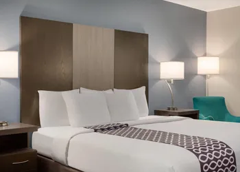 La Quinta Inn & Suites by Wyndham Peru Starved Rock St Park hotel thumbnail 7