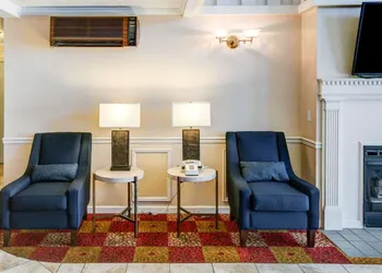 Comfort Inn Redding Near I-5 hotel thumbnail 5
