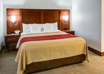 Comfort Inn Redding Near I-5 hotel thumbnail 6