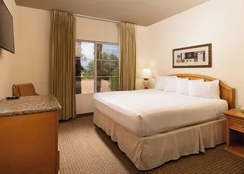 Club De Soleil All-Suite Resort hotel thumbnail 4