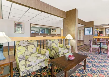 Days Inn by Wyndham Wilson hotel thumbnail 2