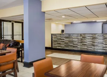 Days Inn by Wyndham Wilson hotel thumbnail 3