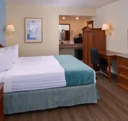 Edgewater Inn And Suites hotel detail image 4