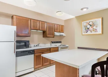 Hawthorn Extended Stay by Wyndham Columbus North hotel thumbnail 7