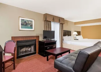 Hawthorn Extended Stay by Wyndham Columbus North hotel thumbnail 8