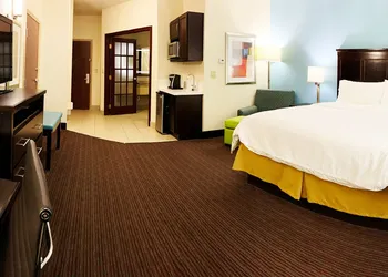 Holiday Inn Express Hotel & Suites Gainesville by IHG hotel thumbnail 5