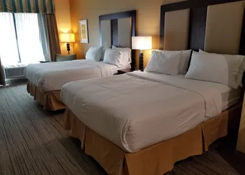 Holiday Inn Express & Suites Gulf Shores by IHG hotel thumbnail 2