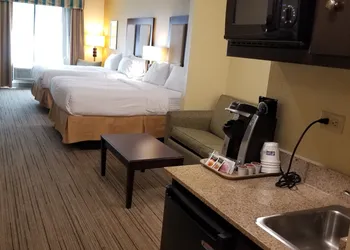 Holiday Inn Express & Suites Gulf Shores by IHG hotel thumbnail 4