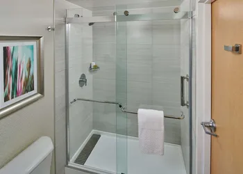 DoubleTree by Hilton Irvine - Spectrum hotel thumbnail 6