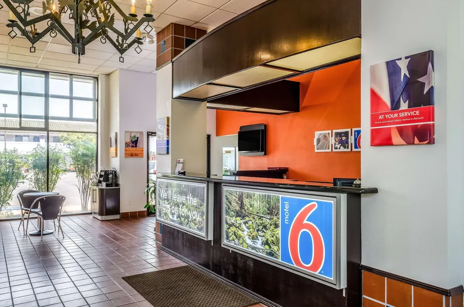 Motel 6 Oakdale, CA hotel detail image 2