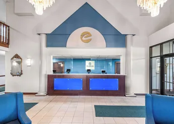 Clarion Inn & Suites Indianapolis Northwest hotel thumbnail 2