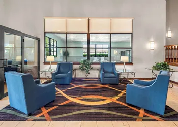 Clarion Inn & Suites Indianapolis Northwest hotel thumbnail 4