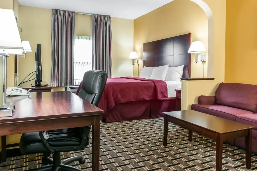 Clarion Inn & Suites Indianapolis Northwest hotel detail image 6
