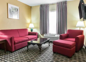 Clarion Inn & Suites Indianapolis Northwest hotel thumbnail 7
