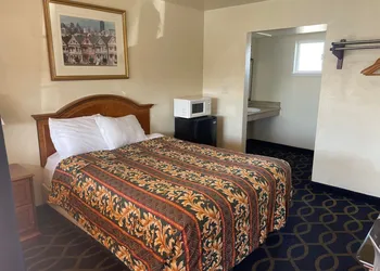 Holiday Motel Oakdale hotel thumbnail 7