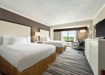 DoubleTree by Hilton Milwaukee - Brookfield hotel thumbnail 5