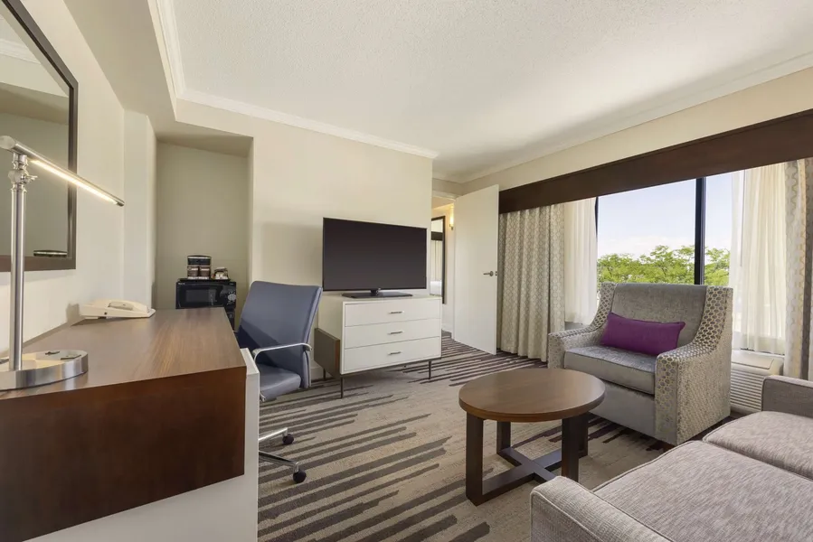 DoubleTree by Hilton Milwaukee - Brookfield hotel detail image 6