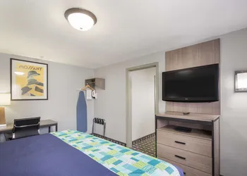 Knights Inn and Suites Salem hotel thumbnail 8