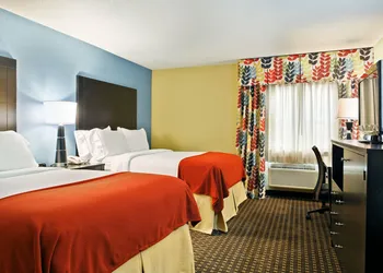 Holiday Inn Express Fort Campbell-Oak Grove by IHG hotel thumbnail 2