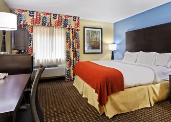Holiday Inn Express Fort Campbell-Oak Grove by IHG hotel thumbnail 3