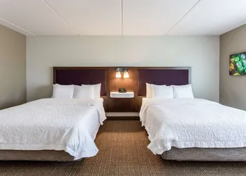 Hampton Inn & Suites Chicago-Libertyville hotel thumbnail 4