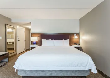 Hampton Inn & Suites Chicago-Libertyville hotel thumbnail 5