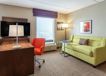 Hampton Inn & Suites Chicago-Libertyville hotel thumbnail 6