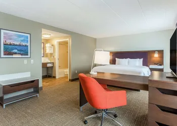 Hampton Inn & Suites Chicago-Libertyville hotel thumbnail 7