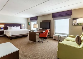 Hampton Inn & Suites Chicago-Libertyville hotel thumbnail 8