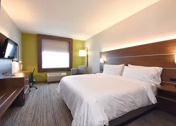 Holiday Inn Express Hotel & Suites Southern Pines by IHG hotel thumbnail 6