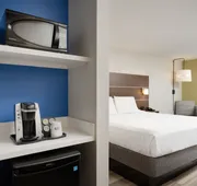 Holiday Inn Express Hotel & Suites Tullahoma by IHG hotel detail image 3