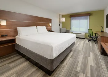Holiday Inn Express Hotel & Suites Tullahoma by IHG hotel thumbnail 5