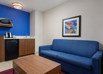 Holiday Inn Express Hotel & Suites Tullahoma by IHG hotel thumbnail 8